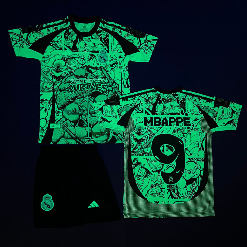 Set de joc fotbal fluorescent, copii și tineri, Real Madrid, Mbappé. Ediție neon cu Ninja Turtles 2025