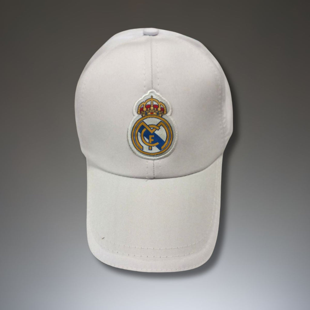 Șapcă cu emblema Real Madrid. Alb